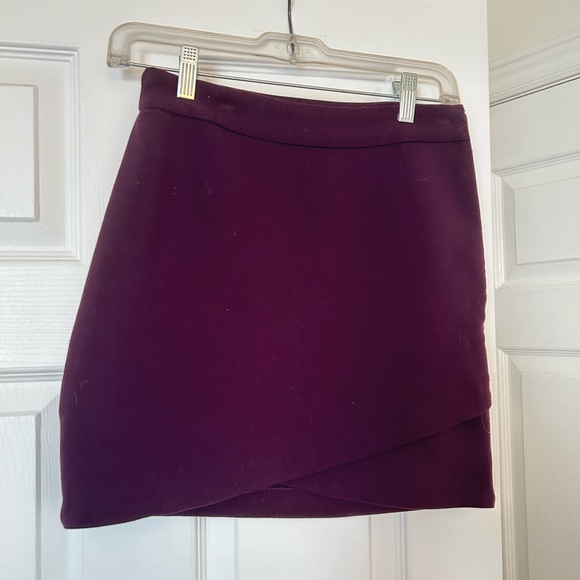 ARITZIA WILFRED MINI SKIRT - PLUM - Picture 1 of 2